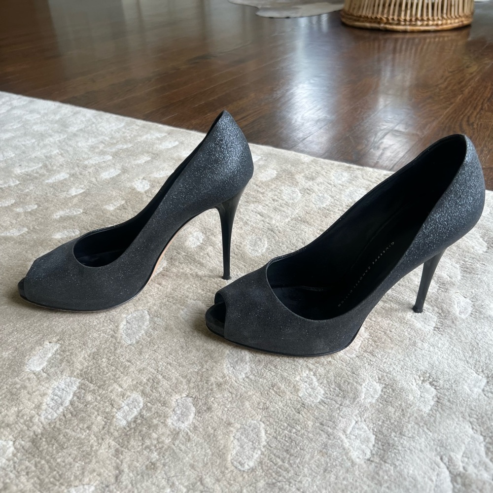 Giuseppe Zanotti Black Pumps